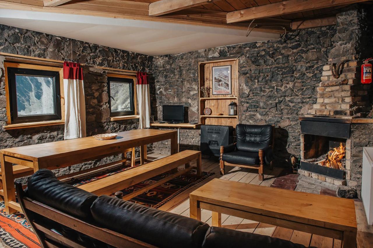 Kazbegi Hut Villa Kültér fotó